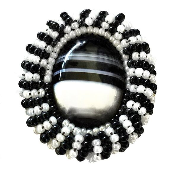 Vtg hand beaded black white banded agate earrings with glass bead border pierced - Picture 3 of 9